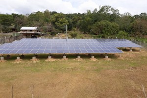 Hybrid solar power plant lights El Nido homes